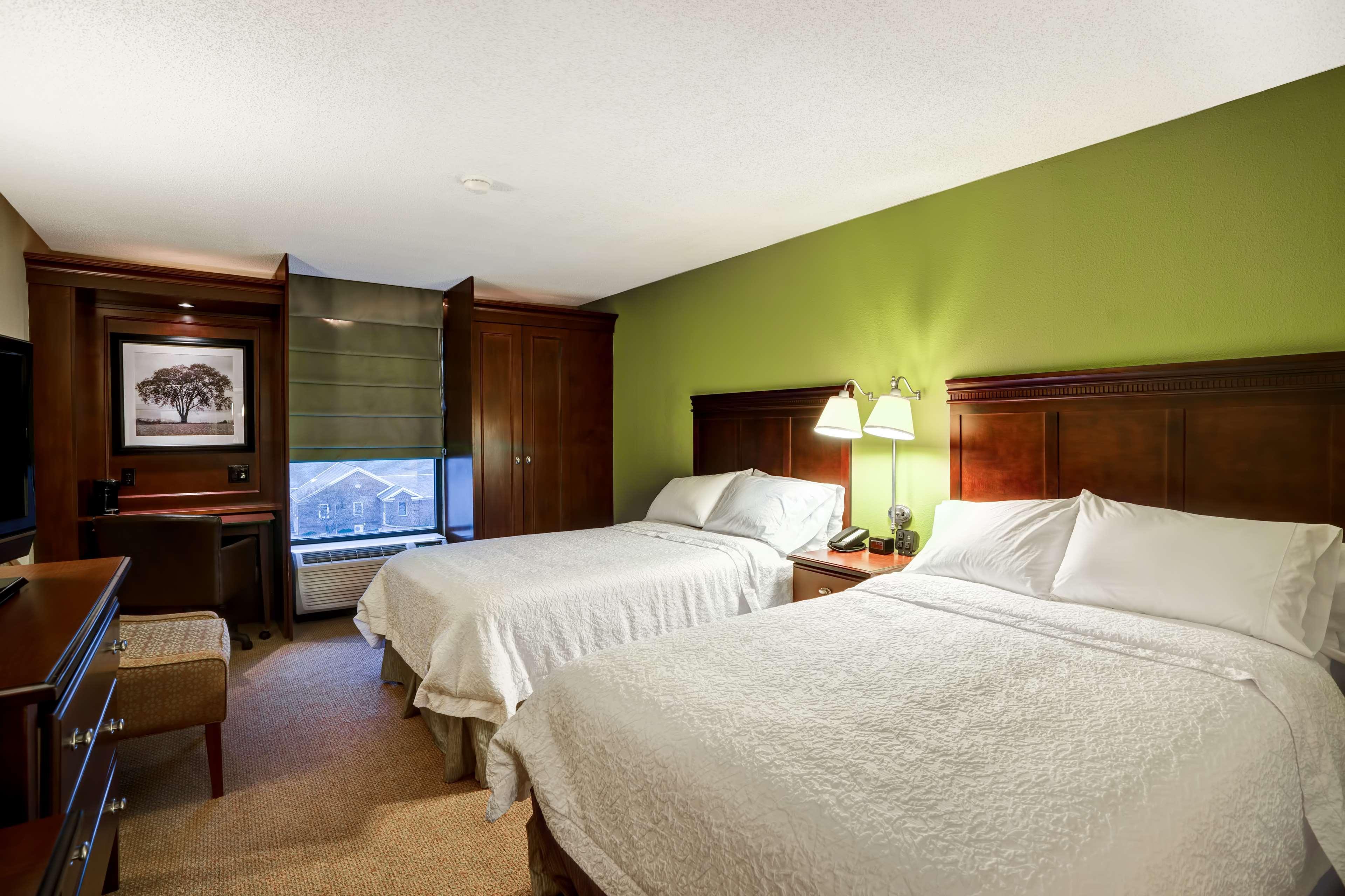 Hampton Inn Morgantown Exterior photo