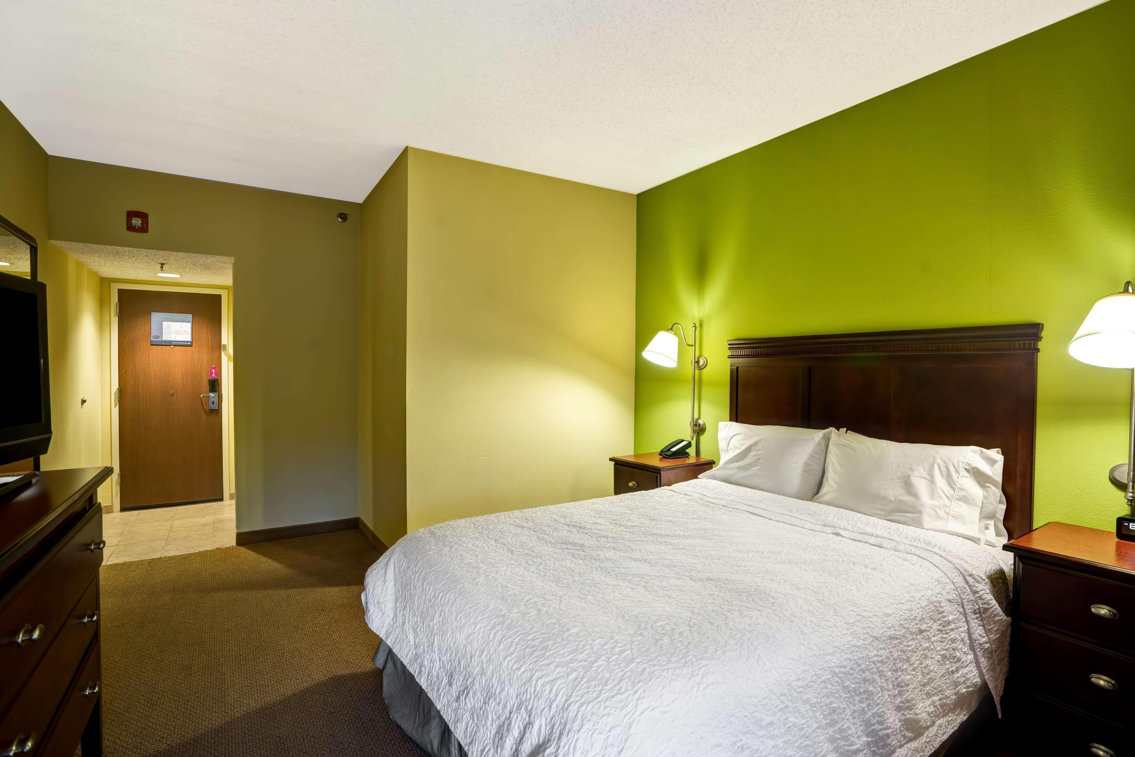 Hampton Inn Morgantown Exterior photo