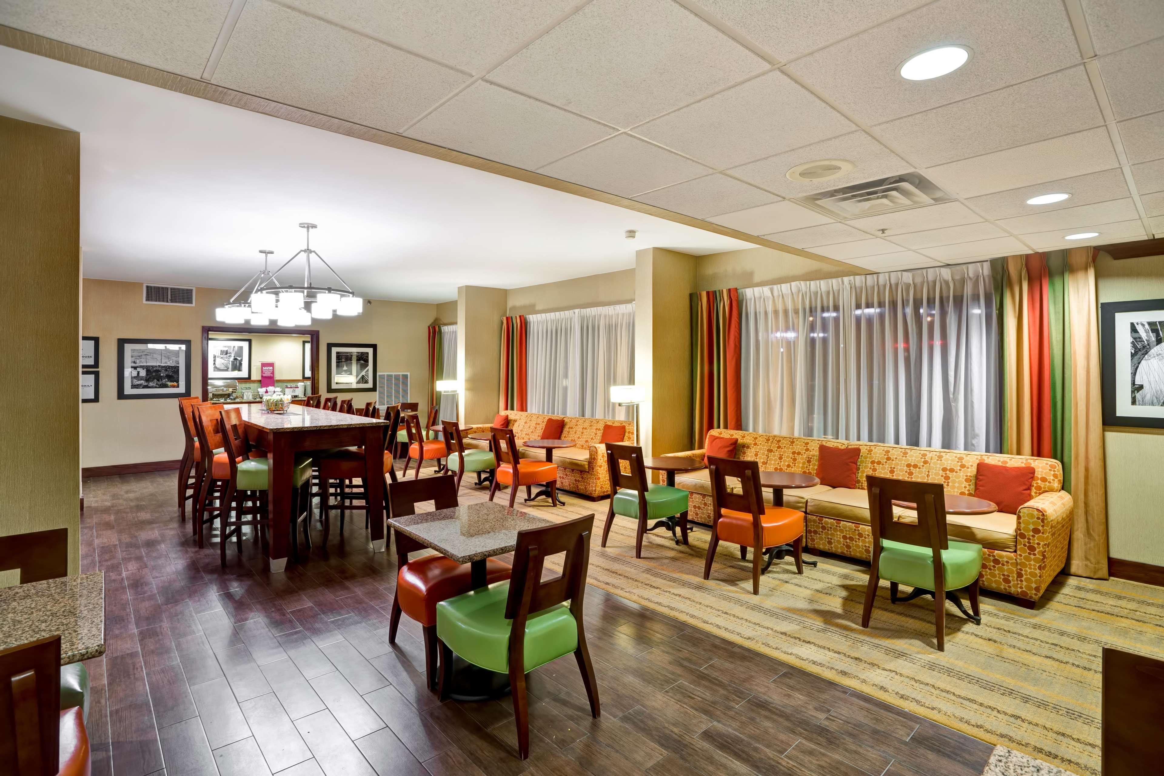 Hampton Inn Morgantown Exterior photo