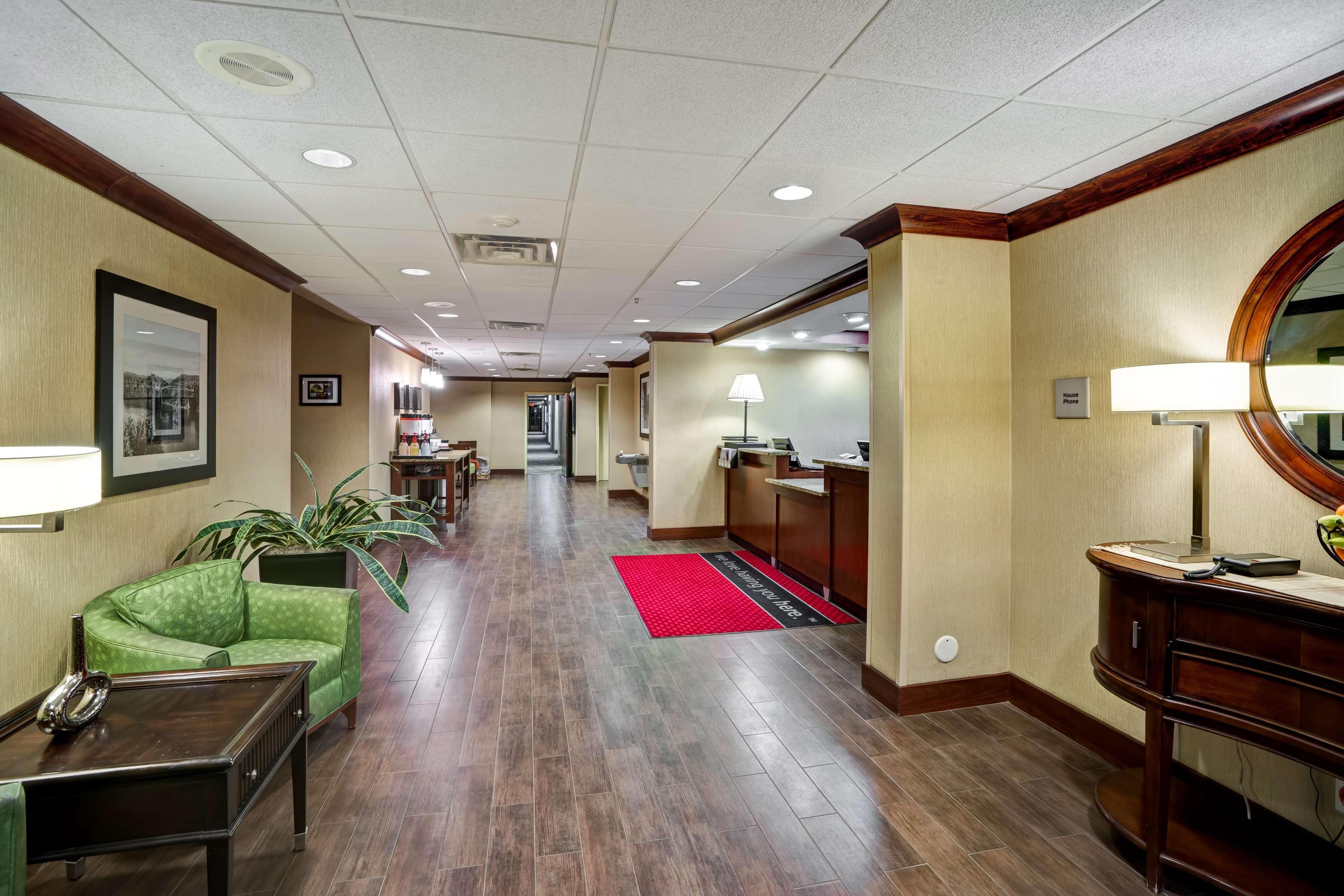 Hampton Inn Morgantown Exterior photo
