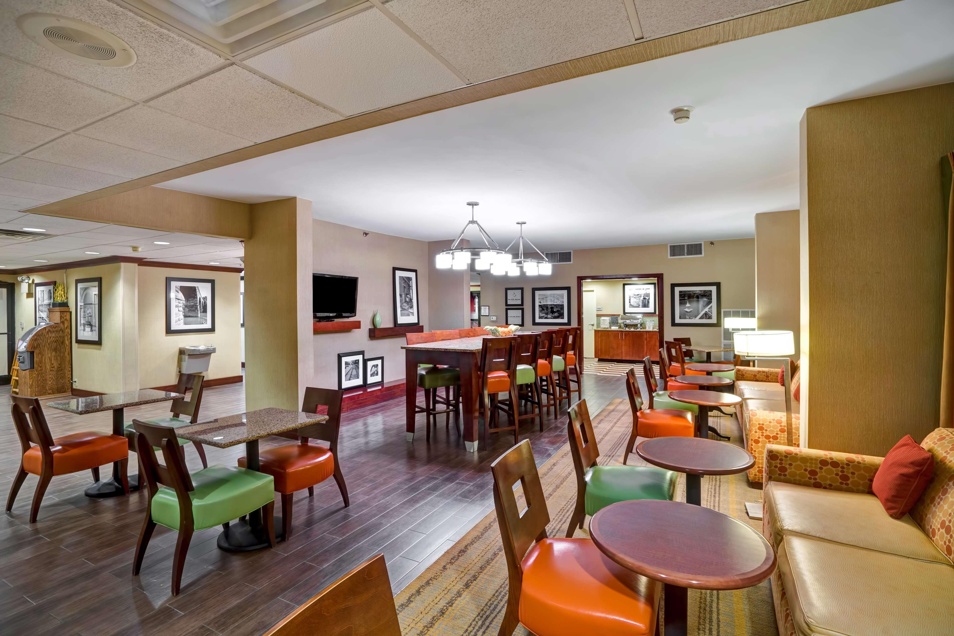 Hampton Inn Morgantown Exterior photo