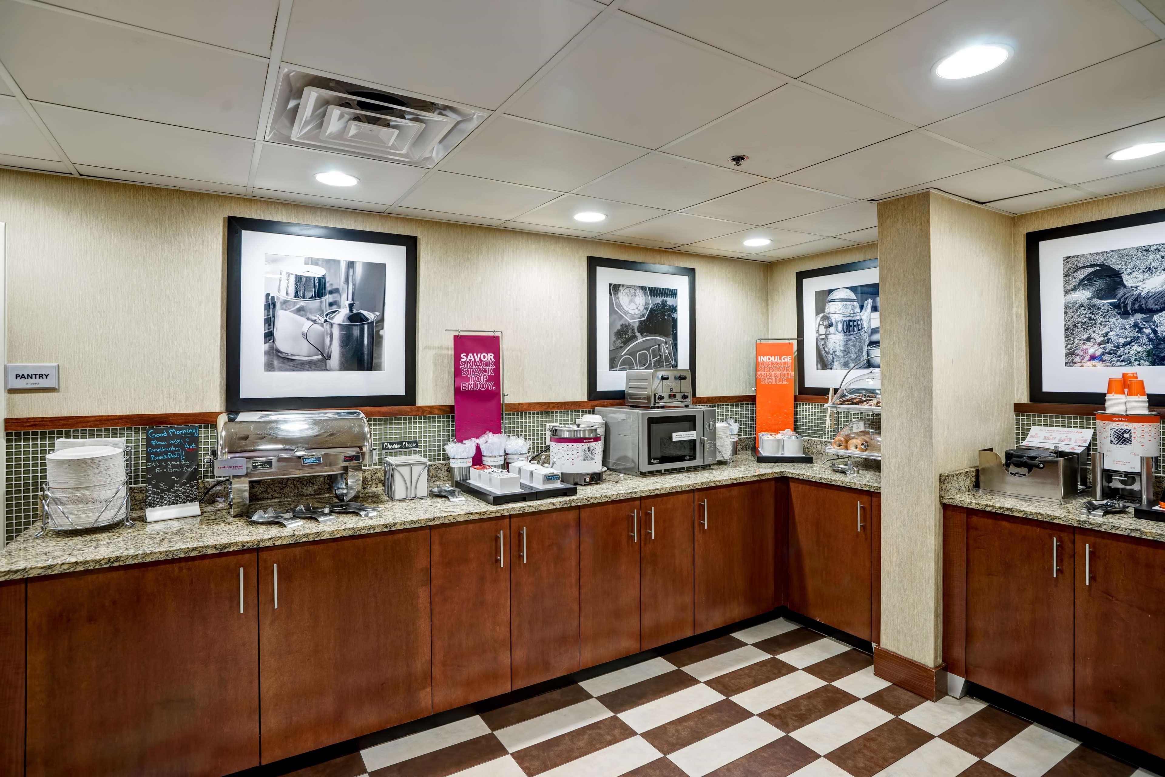 Hampton Inn Morgantown Exterior photo