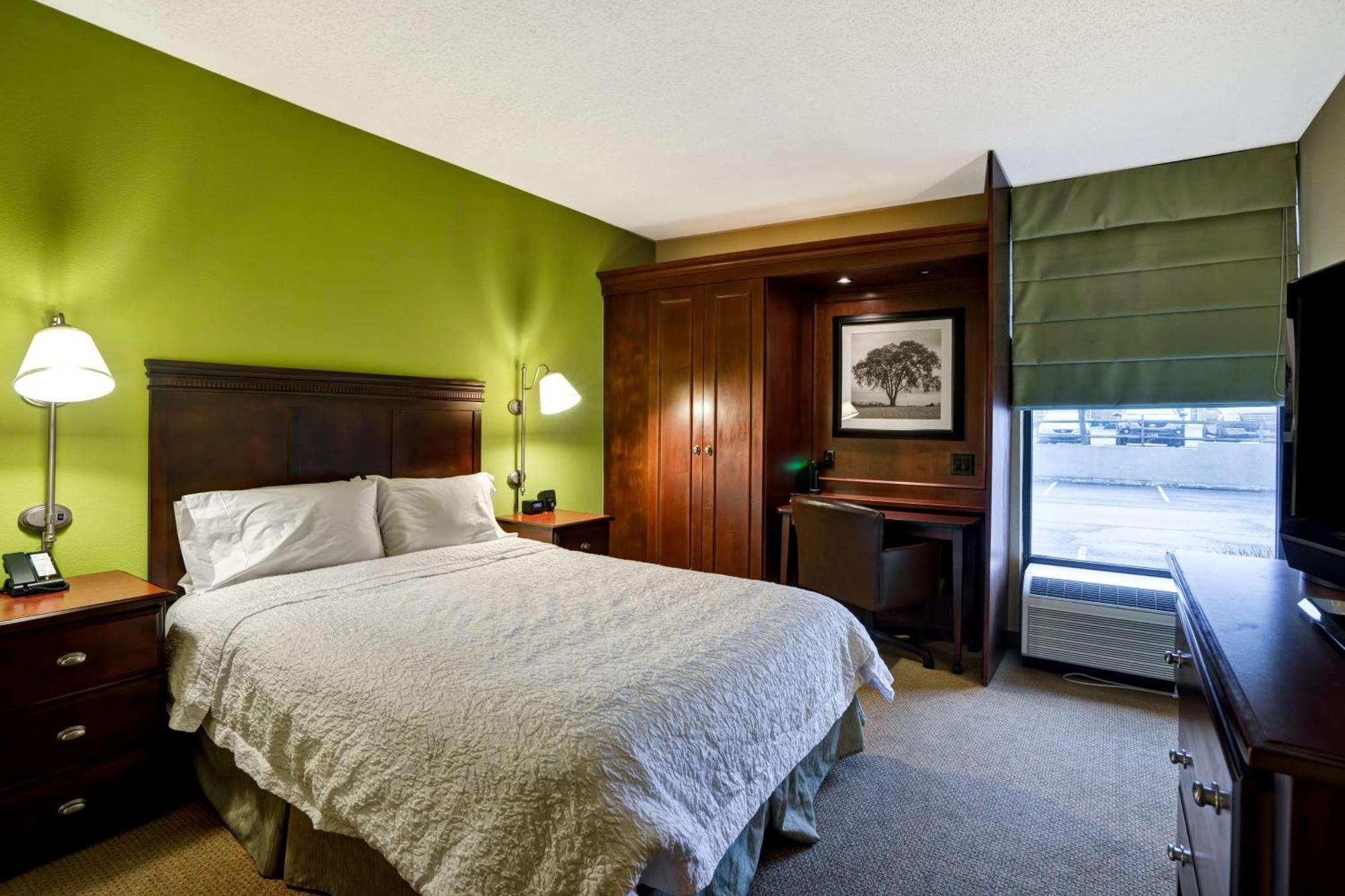 Hampton Inn Morgantown Exterior photo